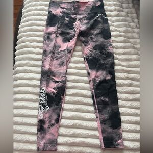 Darc Sport - “Everson Seamless” Scrunch Leggings - Cherry Blossom Ghost Clouds